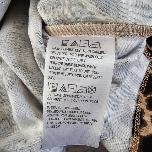 NWT Quacker Factory Leopard Print Top With Rhinestone Pocket, Long Sleeves, 2X - Picture 11 of 13